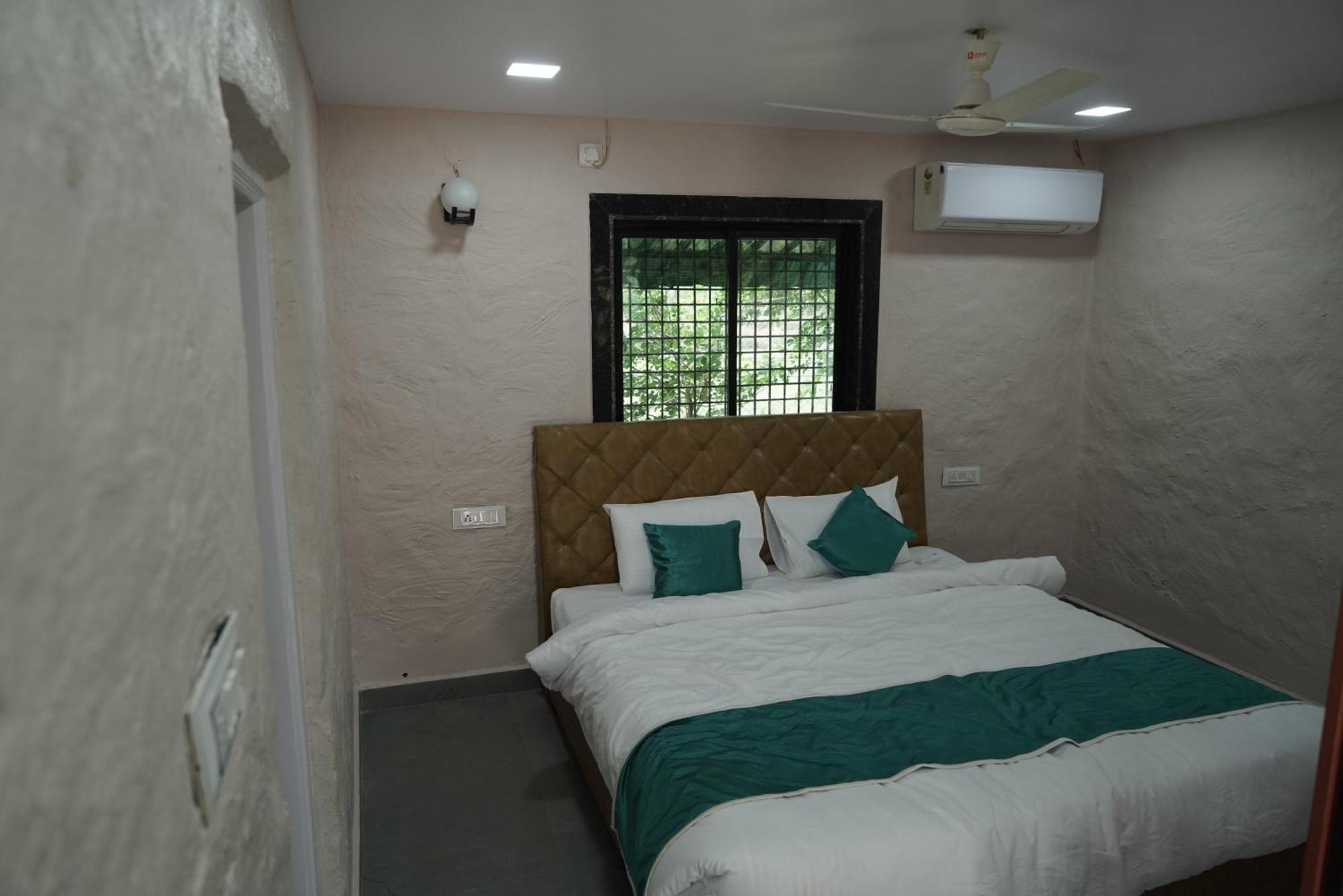 Tiger Sanskriti Resort Khawasa Bagian luar foto